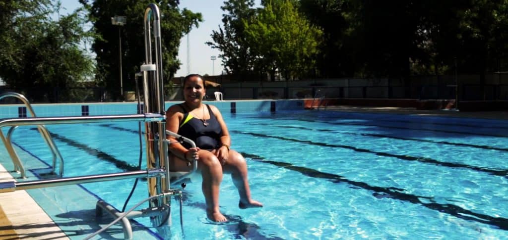 Elevadores hidráulicos de acceso a piscinas, ¿son obligatorios?